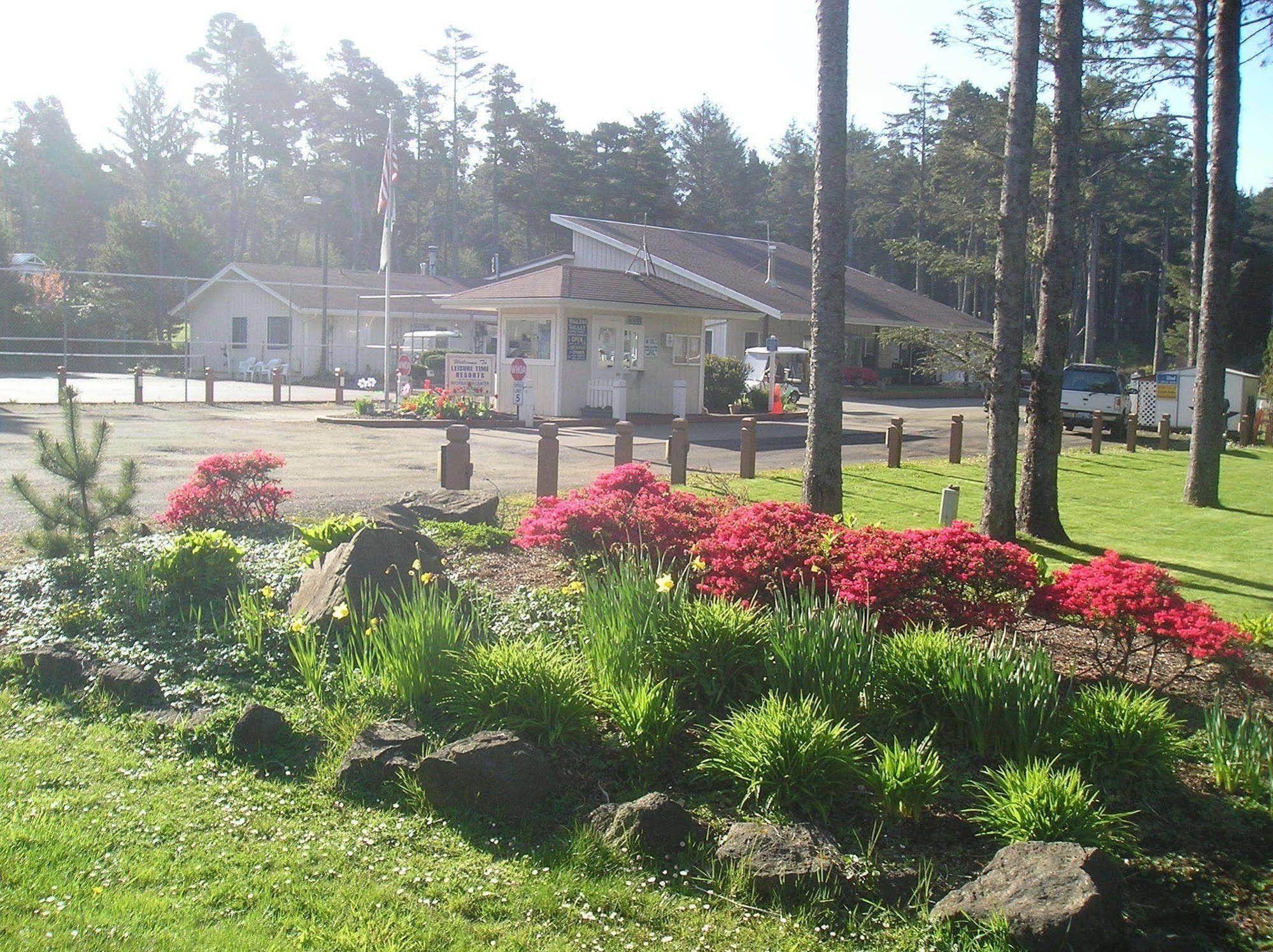 Whaler'S Rest Rv & Camping Resort Holiday Beach Exterior photo